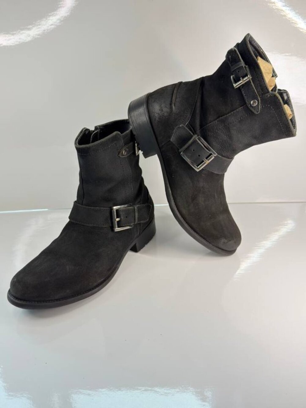 Clarks Artisan Leather Ankle Boots – Women’s US 7M